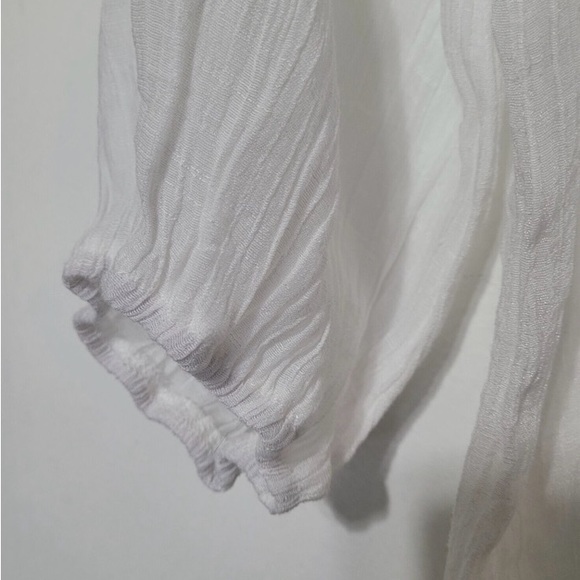 NWT Beautiful Oversized Crochet Peasant Boho Button Down Top - Picture 2 of 4